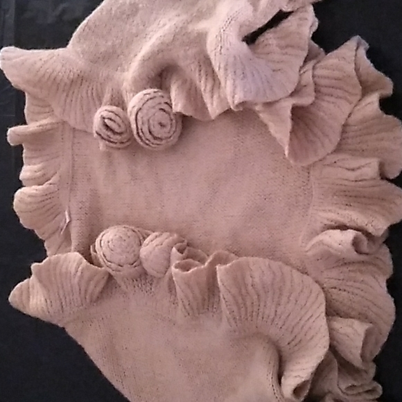 LA-COCOA SWEATER SHRUG - Picture 2 of 6